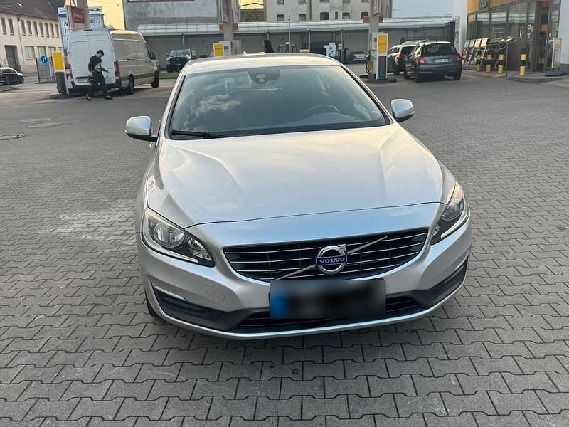 Gebraucht Volvo V60 190 PS (139 kW) 2015 Silber Kombi