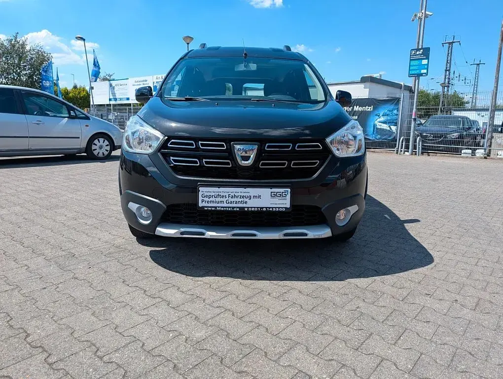 Gebraucht Dacia Dokker Celebration 116 PS (85 kW) 2018 Schwarz Van / Kleinbus