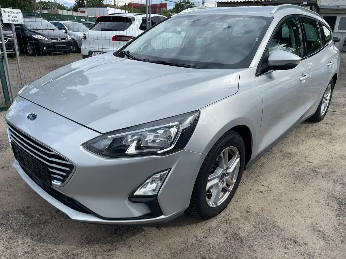Gebraucht Ford Focus Cool & Connect 125 PS (91 kW) 2021 Silber Kombi