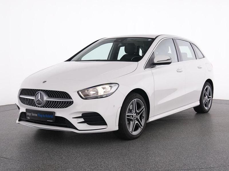 Weiß Gebraucht 2022 Mercedes E250 AMG Limousine | 26.499 € (Fairer Preis) - Bild 1/4