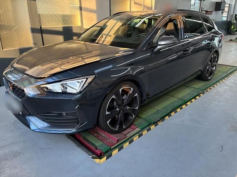 Gebraucht Cupra Leon VZ 245 PS (180 kW) 2024 Graugrau Limousine