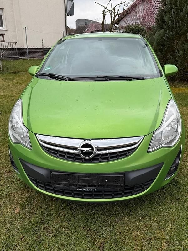 Gebraucht Opel Corsa 87 PS (63 kW) 2013 Grün Kleinwagen
