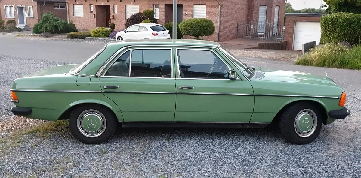 Gebraucht Mercedes 200 94 PS (69 kW) 1978 Limousine