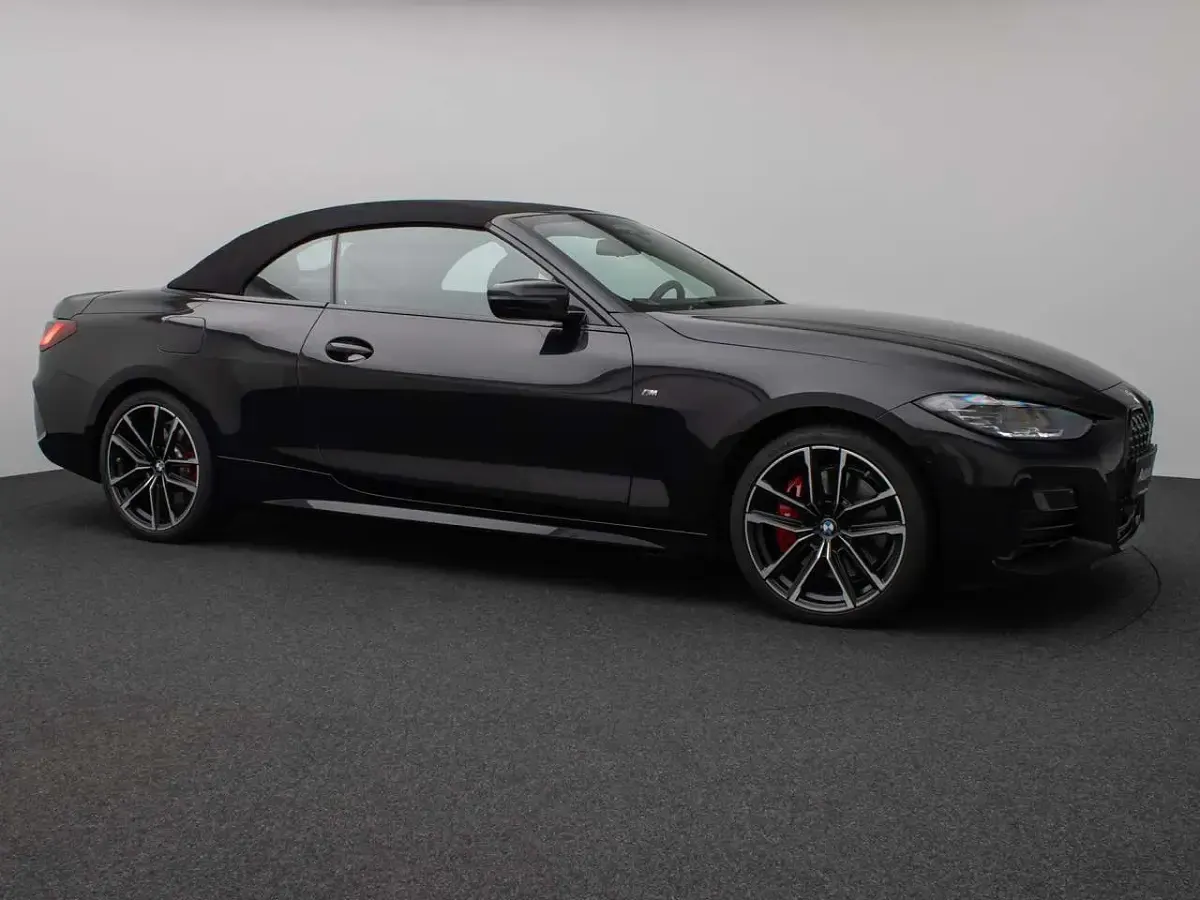 Gebraucht BMW 440 374 PS (275 kW) 2024 Saphirschwarz  475 Cabrio