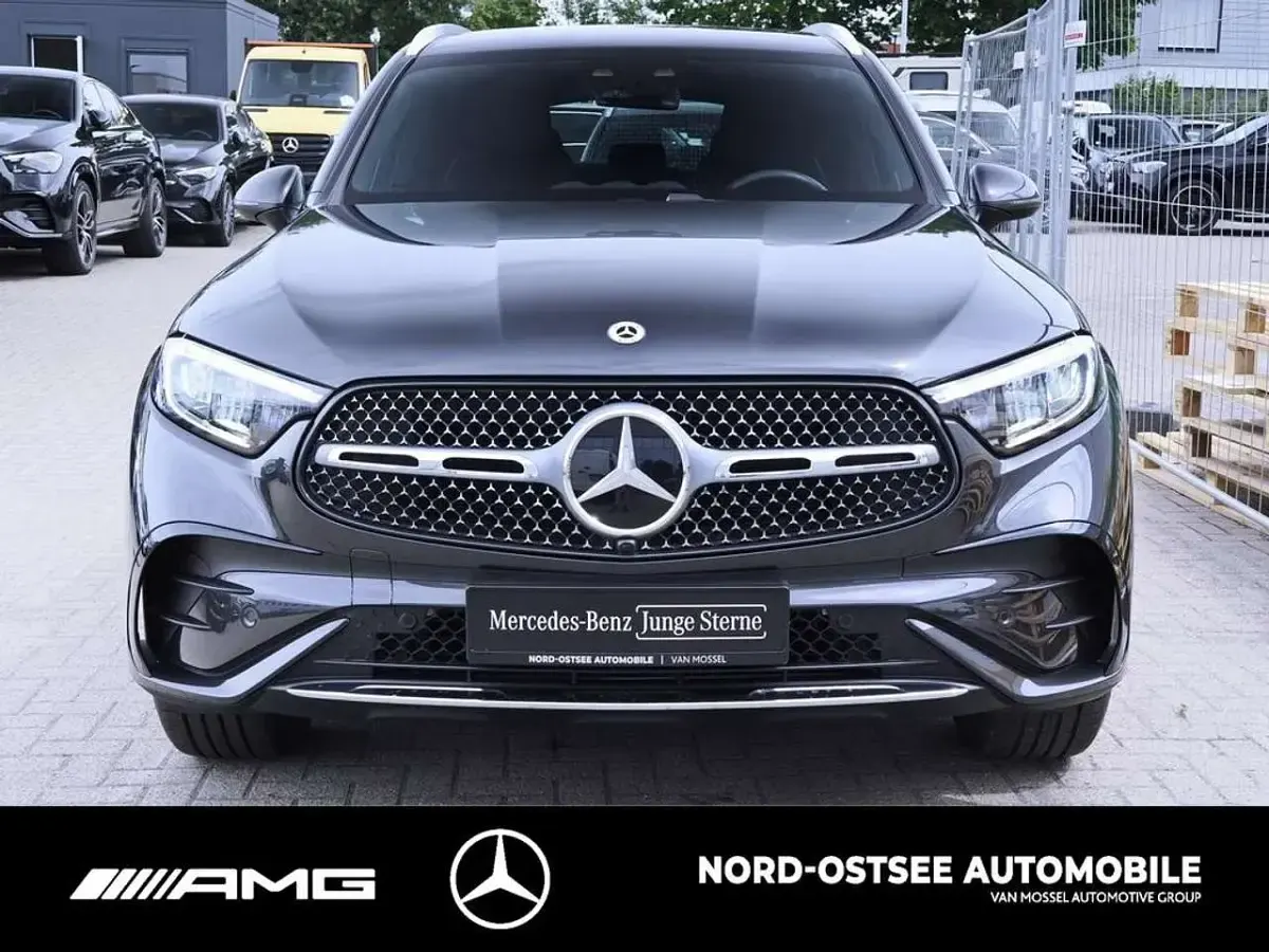 Gebraucht Mercedes GLC300 AMG 269 PS (197 kW) 2025 Graphitgrau metallic SUV