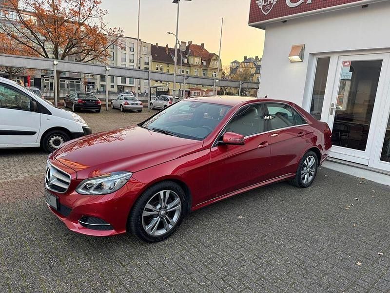 Gebraucht Mercedes E250 Avantgarde 211 PS (155 kW) 2014 Designo metalliclackierung Limousine