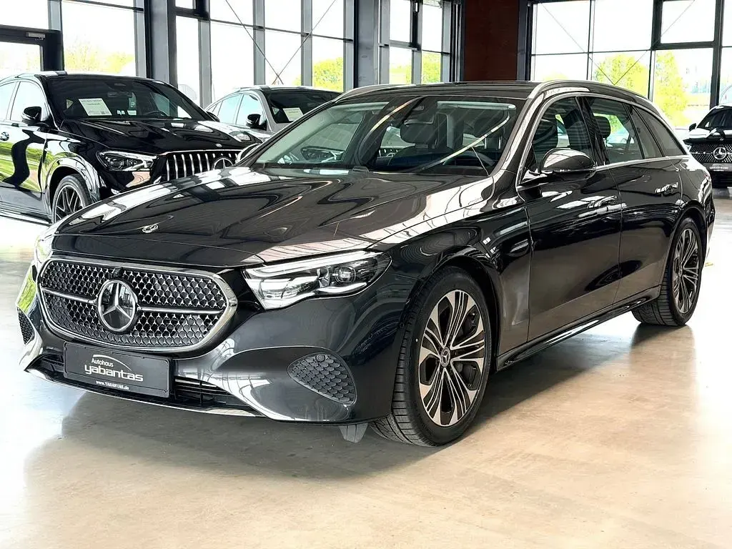 Second-hand Mercedes E300 313 CP (230 kW) 2025 Gri Berlinǎ