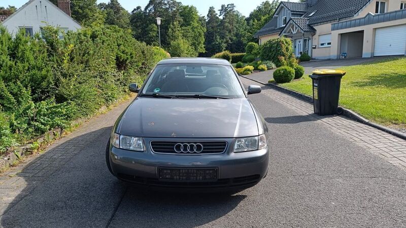 Grau Gebraucht 1999 Audi A3 Limousine | 520 € (Superpreis) - Bild 1/4