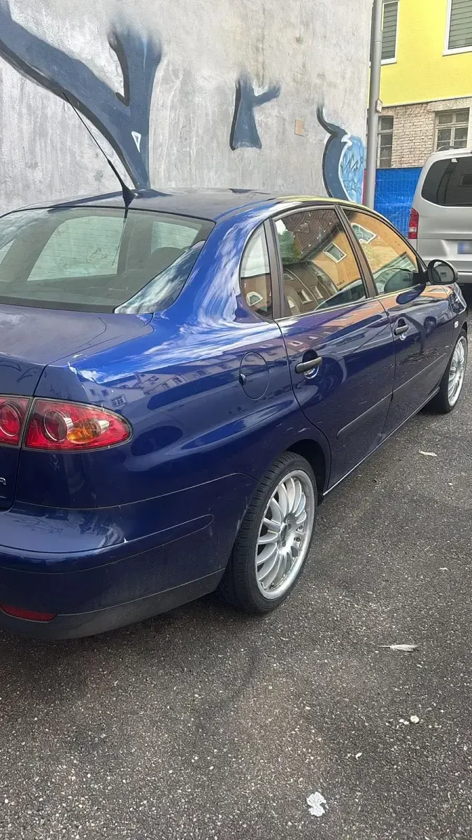 Gebraucht Seat Cordoba 75 PS (55 kW) 2003 Blau Limousine