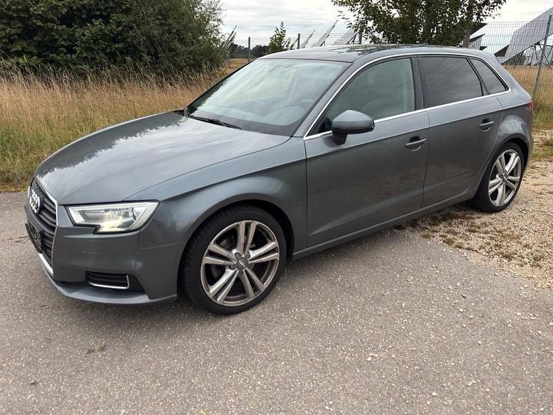 Silber Gebraucht 2019 Audi A3 Sportback Design Limousine | 13.300 € (Guter Preis) - Bild 1/4