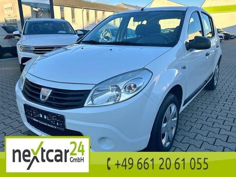 Weiß Gebraucht 2010 Dacia Sandero Basis Kleinwagen | 1.480 € (Fairer Preis) - Bild 1/4