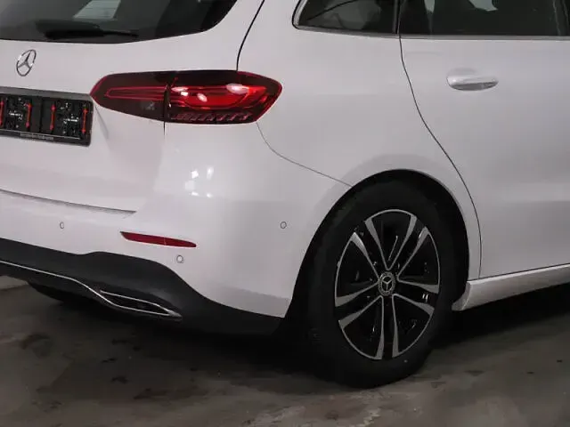 Gebraucht Mercedes B200 Advanced 163 PS (119 kW) 2025 Unilack polarweiß Kleinwagen