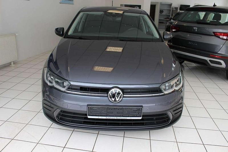 Grau Gebraucht 2022 VW Polo Life Limousine | 16.700 € (Fairer Preis) - Bild 1/4