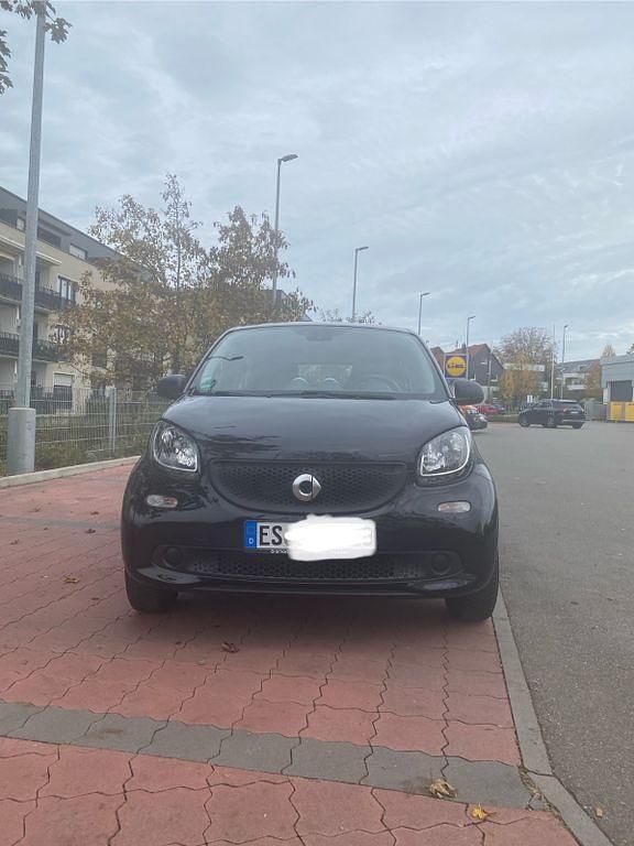 Schwarz Gebraucht 2017 Smart ForFour Limousine | 8.950 € (Superpreis) - Bild 1/4