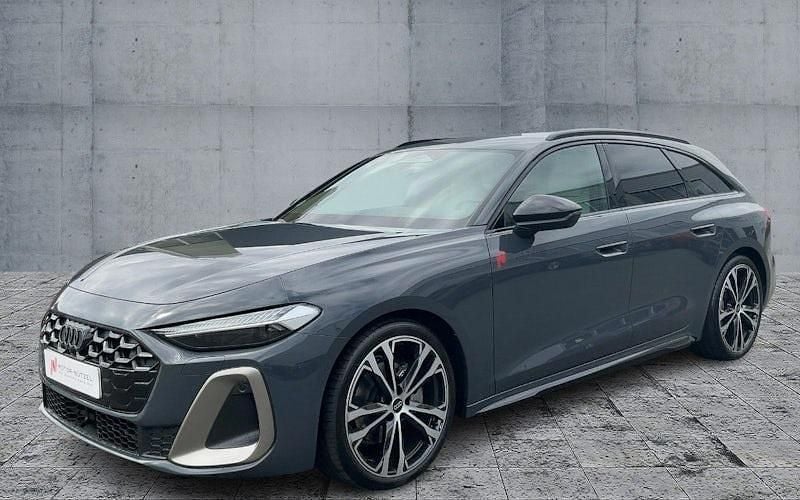 Grau Gebraucht 2025 Audi A5 Edition .1 Coupé | 59.990 € (Guter Preis) - Bild 1/4