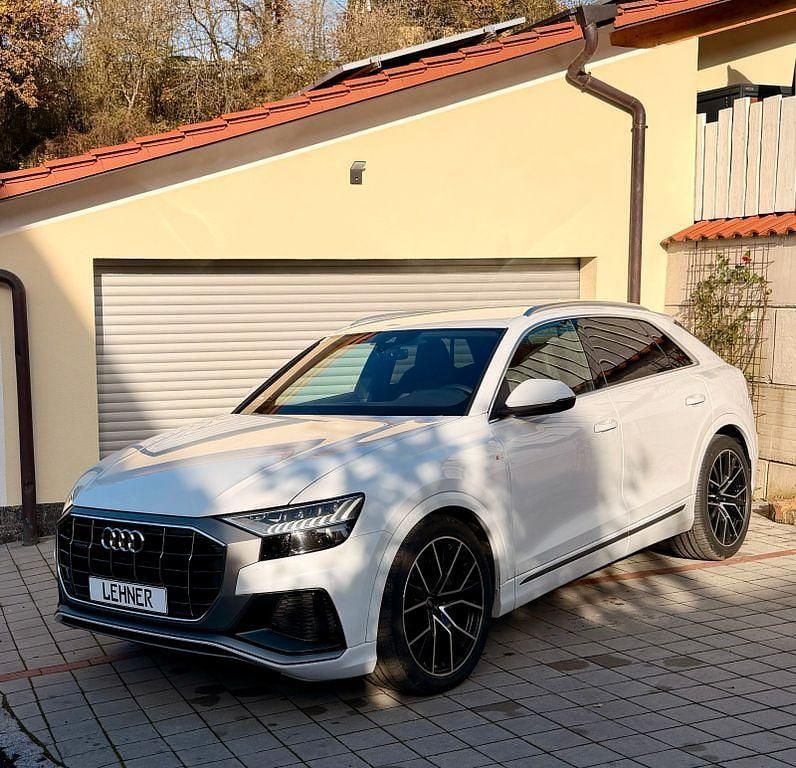 Weiß Gebraucht 2023 Audi Q8 S-Line SUV | 56.999 € - Bild 1/4