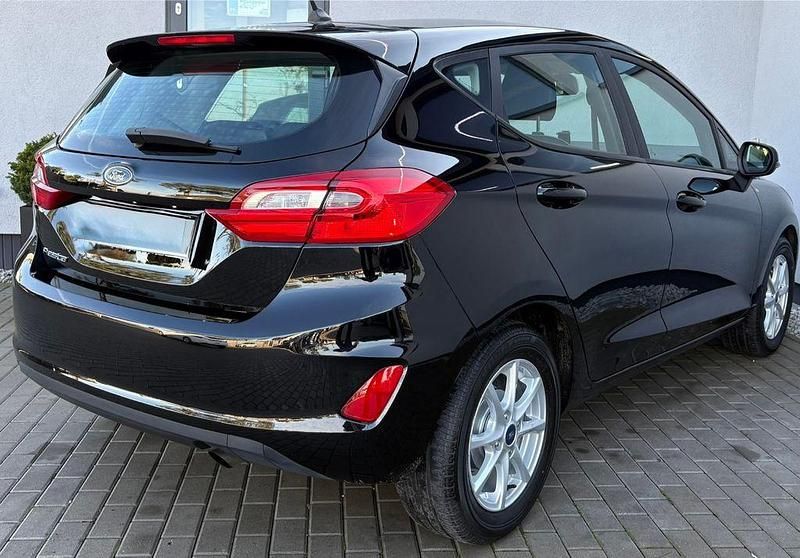 Gebraucht Ford Fiesta Trend 101 PS (74 kW) 2018 Iridiumschwarz metallic Limousine