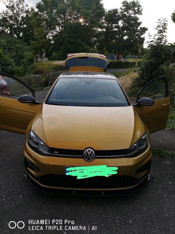 Gebraucht VW Golf VII R 310 PS (228 kW) 2017 Gold Limousine