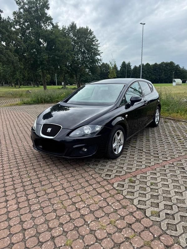 Schwarz Gebraucht 2012 Seat Leon Limousine | 3.500 € (Guter Preis) - Bild 1/4