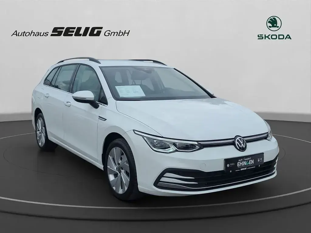 Gebraucht VW Golf VIII Style 150 PS (110 kW) 2022 Pure white Kombi