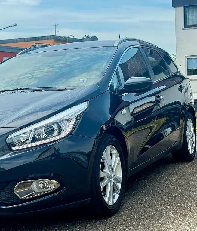 Gebraucht Kia Ceed Attract 99 PS (72 kW) 2015 Schwarz Kleinwagen