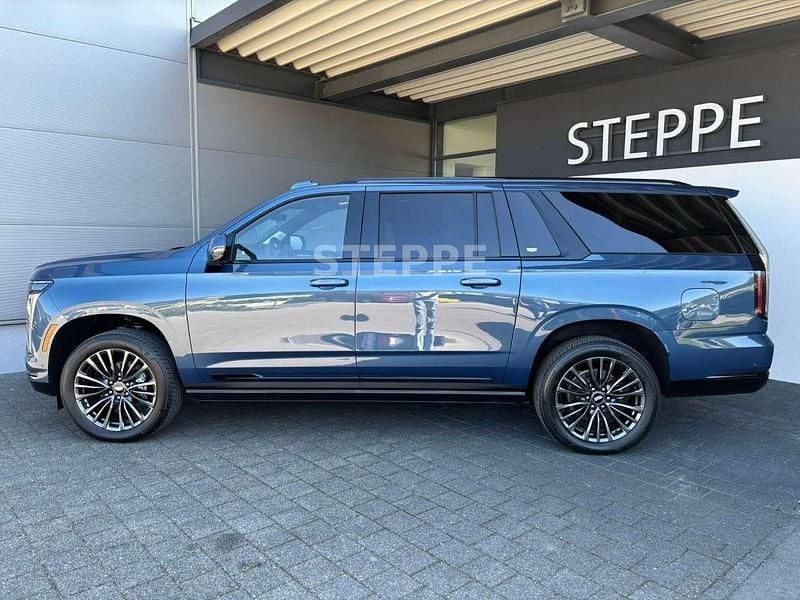 Neu Cadillac Escalade 426 PS (313 kW) 2026 Deep sea blue met. SUV