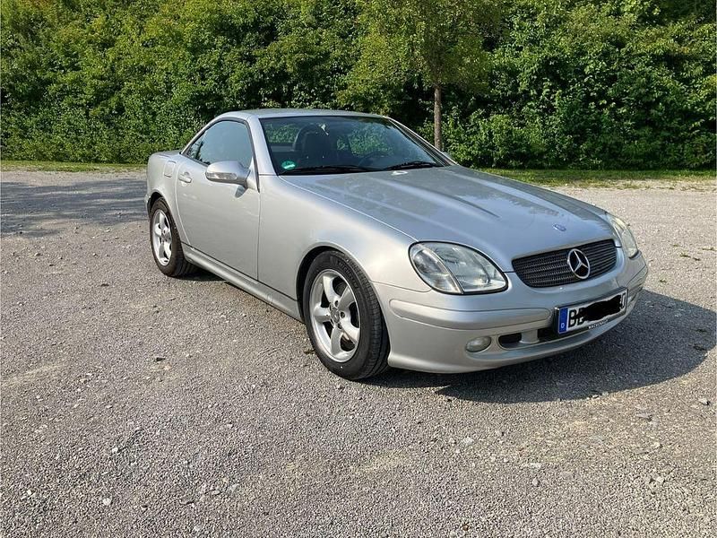 Gebraucht Mercedes SLK320 218 PS (160 kW) 2001 Silber Cabrio