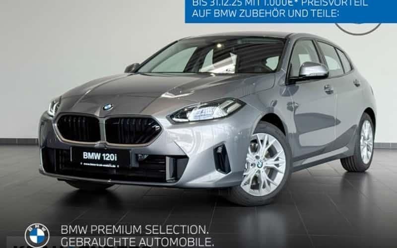 Grau Neu 2025 BMW 120 Performance Kleinwagen | 33.555 € (Superpreis) - Bild 1/4