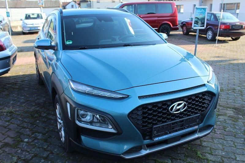 Gebraucht Hyundai Kona Select 120 PS (88 kW) 2018 Blau SUV