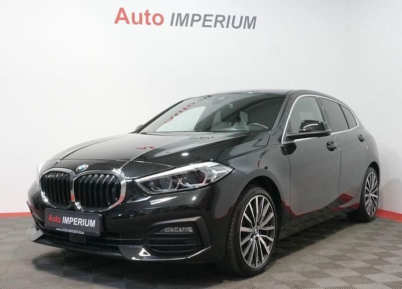 Saphirschwarz Gebraucht 2022 BMW 120 Advantage Kleinwagen | 28.990 € (Fairer Preis) - Bild 1/4