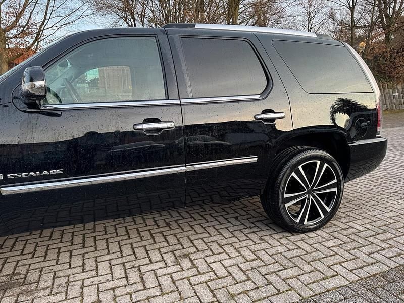 Gebraucht Cadillac Escalade 409 PS (300 kW) 2010 Schwarz SUV