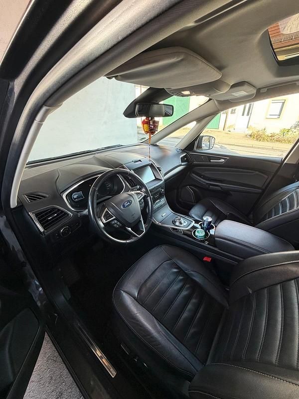 Gebraucht Ford Galaxy 241 PS (177 kW) 2019 Grau Van / Kleinbus