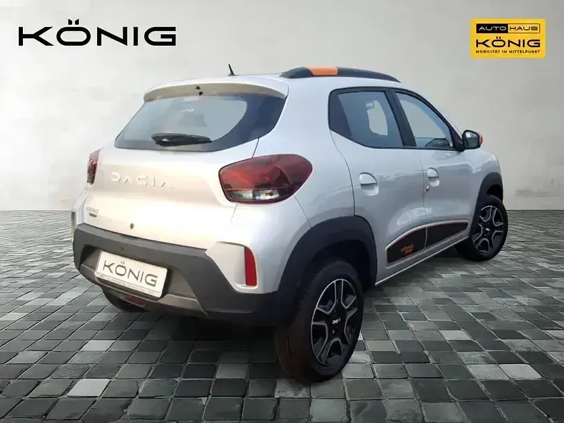 Usado Dacia Spring Essentiel 33 kW (45 CV) 2023 Plateado Utilitario