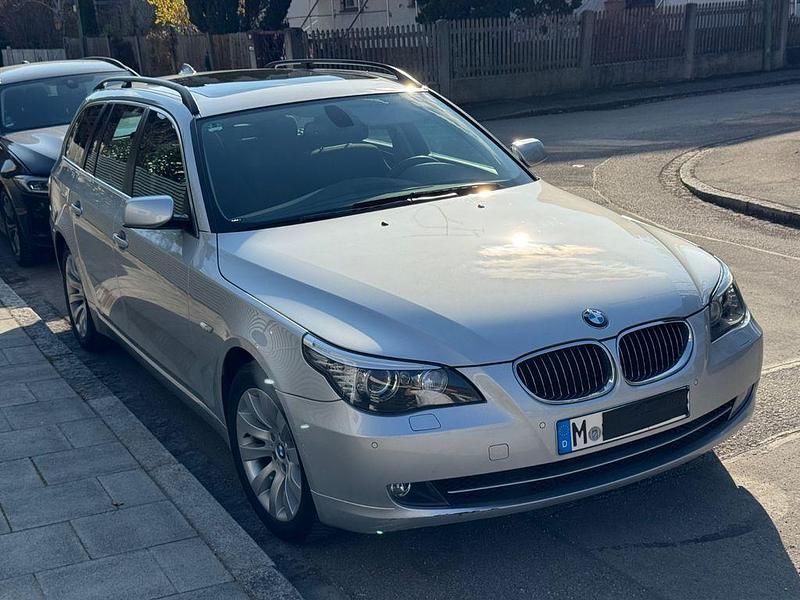 Gebraucht BMW 525 218 PS (160 kW) 2007 Silber Kombi