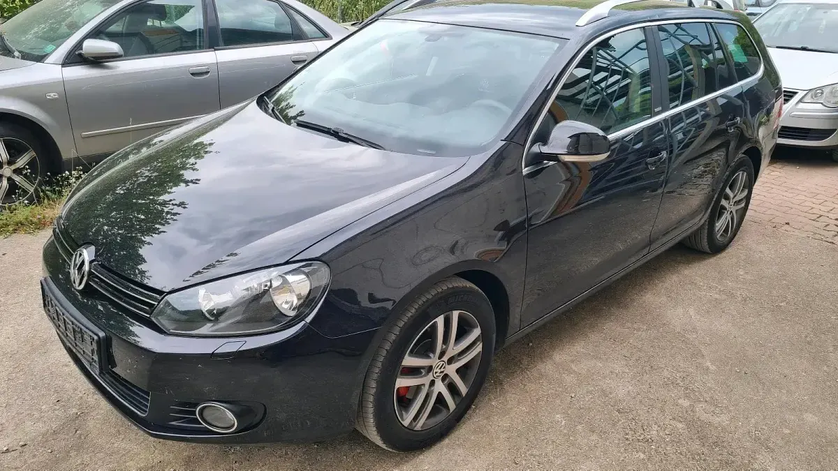 Gebraucht VW Golf VI 105 PS (77 kW) 2011 Schwarz Kleinwagen