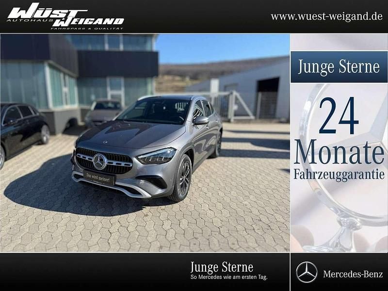 Grau Gebraucht 2025 Mercedes GLA200 Advanced SUV | 38.900 € (Guter Preis) - Bild 1/4