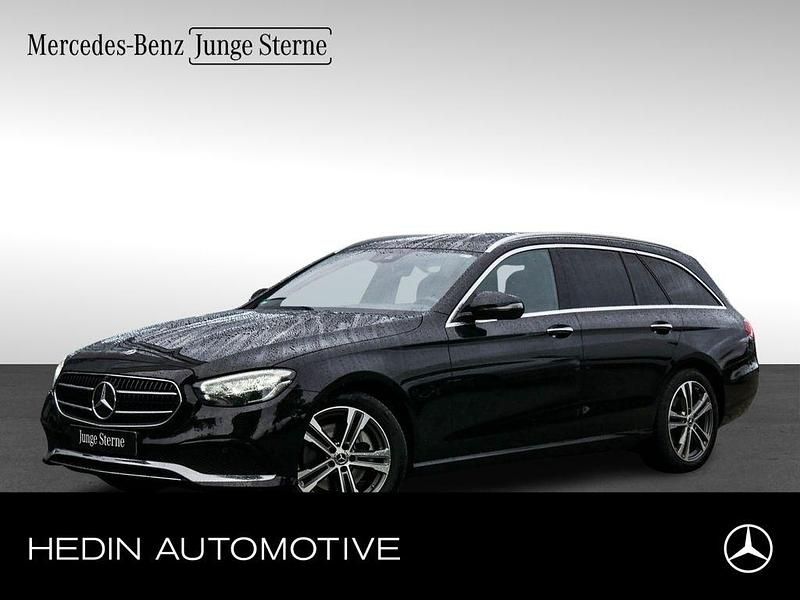 Schwarz Gebraucht 2022 Mercedes E300 Avantgarde Limousine | 40.900 € (Fairer Preis) - Bild 1/4