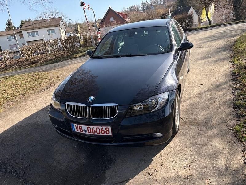 Gebraucht BMW 325 218 PS (160 kW) 2006 Blau Limousine