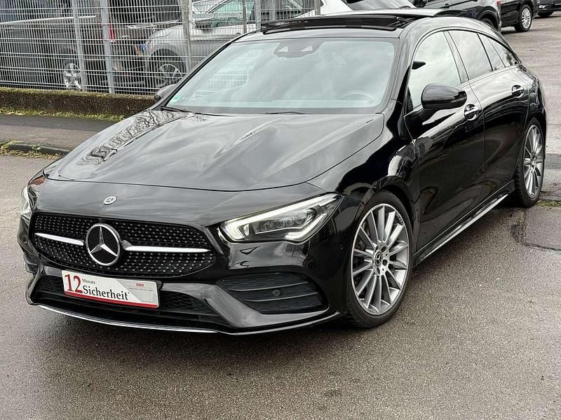 Nachtschwarz unilack Gebraucht 2020 Mercedes CLA250 AMG line Limousine | 21.500 € (Superpreis) - Bild 1/4