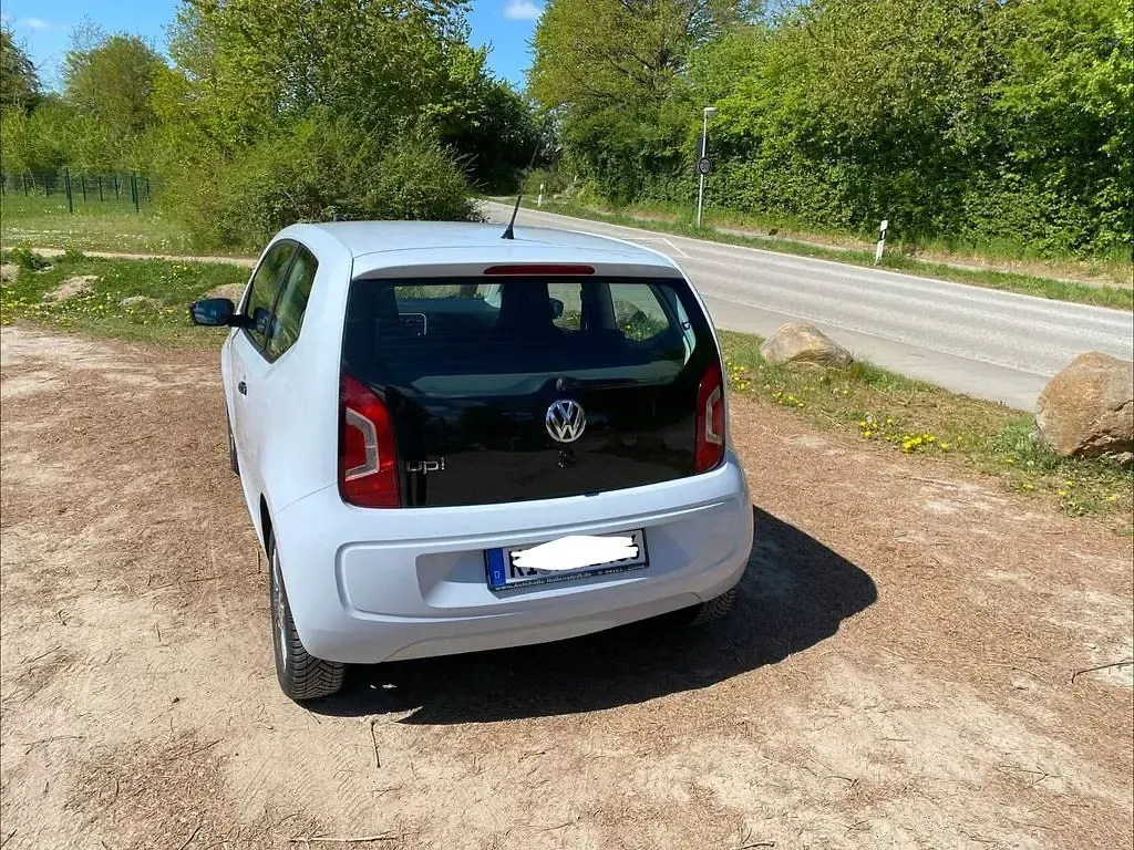 Second-hand VW up! 60 CP (44 kW) 2013 Albastru Hatchback