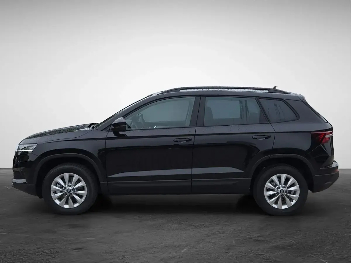 Neu Skoda Karoq Selection 150 PS (110 kW) 2025 Schwarz (schwarzmagic perleffekt) SUV