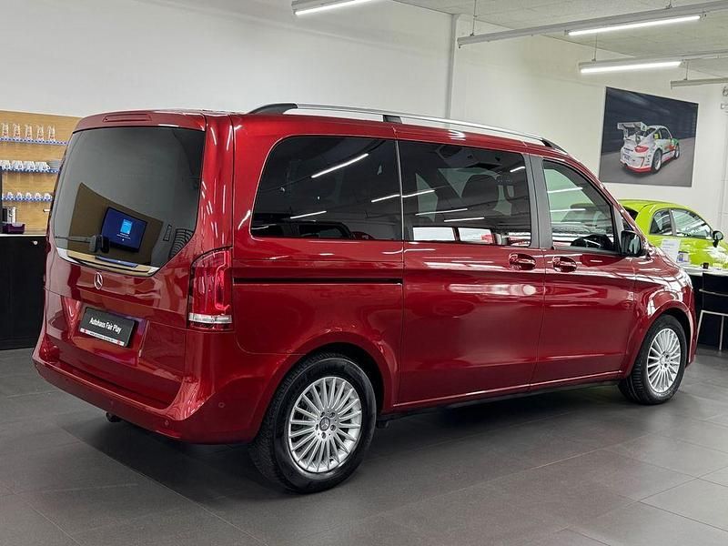 Gebraucht Mercedes V300 Edition 239 PS (175 kW) 2020 Rot Van / Kleinbus