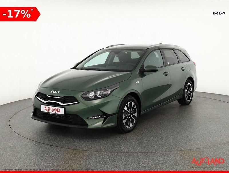 Grün Neu 2025 Kia Ceed Sportswagon 2 Kombi | 24.890 € (Fairer Preis) - Bild 1/4