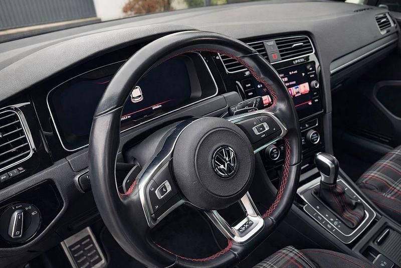 Gebraucht VW Golf VIII GTI 245 PS (180 kW) 2020 Schwarz Limousine