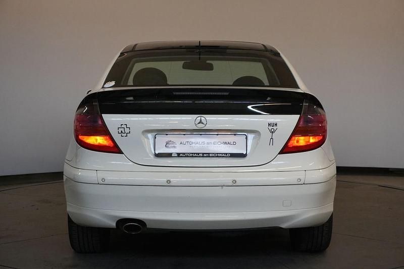 Gebraucht Mercedes C200 163 PS (119 kW) 2001 Weiß Coupé