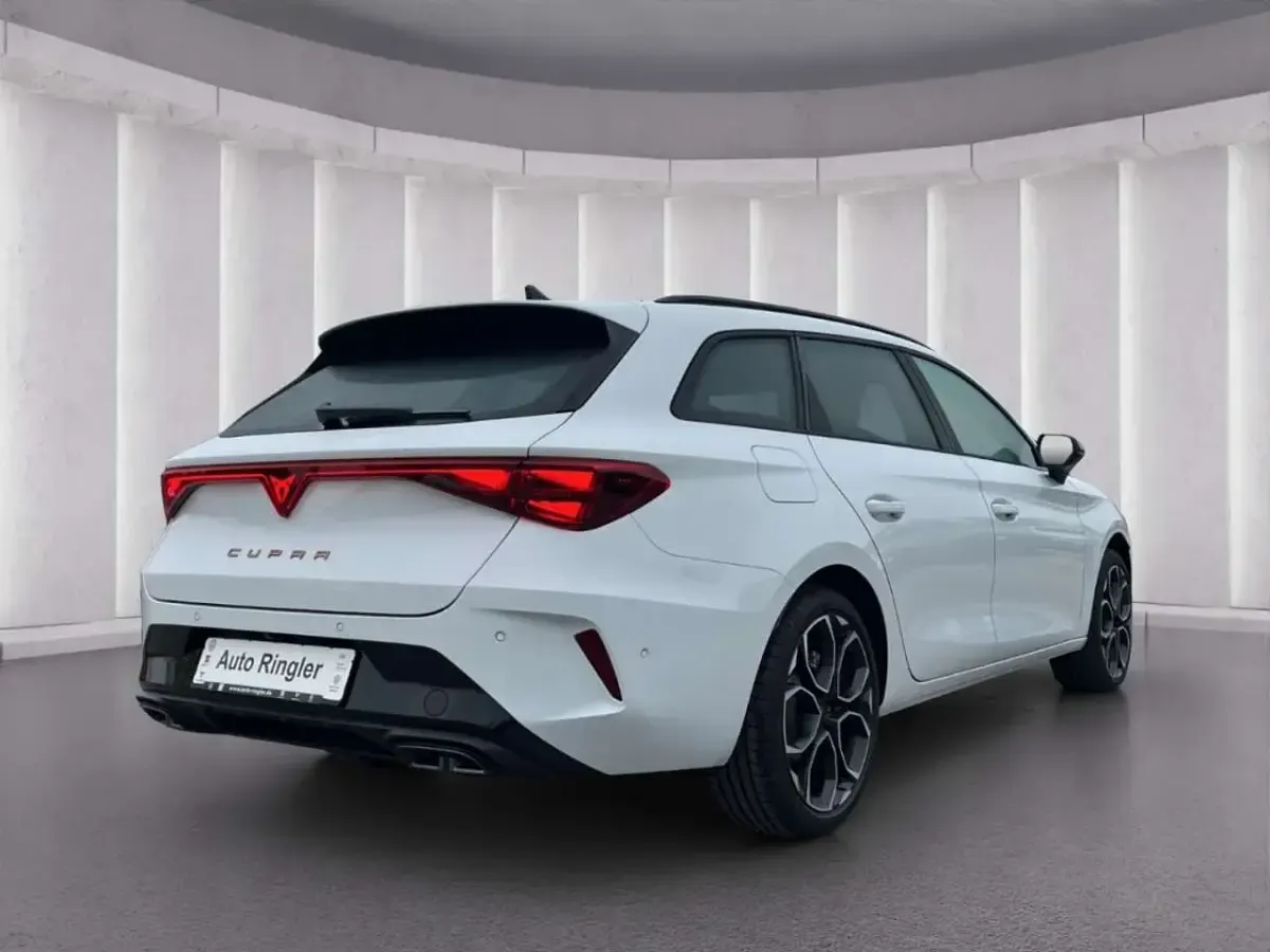Neu Cupra Leon 150 PS (110 kW) 2026 Weiss Kombi