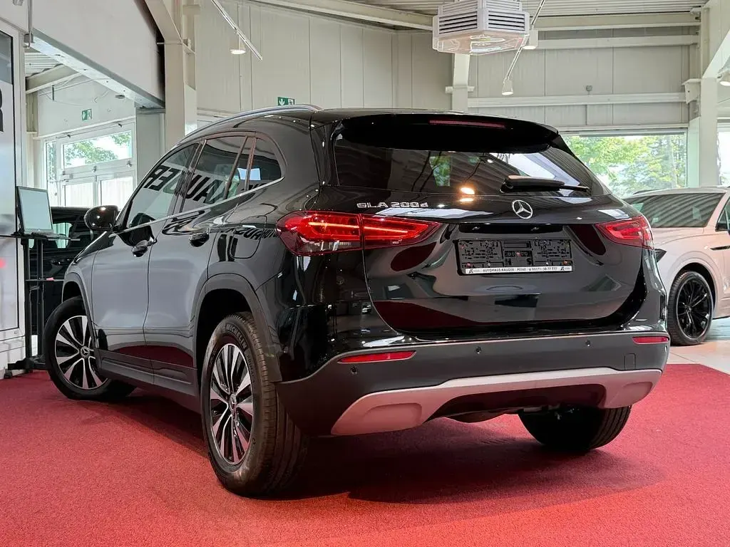 Usata Mercedes GLA200 Style 150 CV (110 kW) 2021 Nero SUV