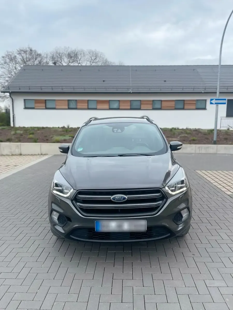 Gebraucht Ford Kuga ST 242 PS (177 kW) 2018 Grau SUV