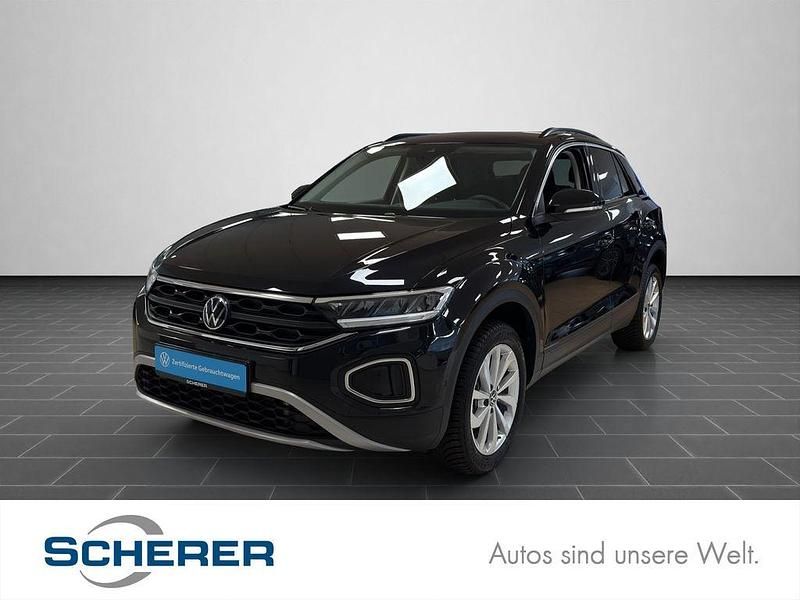 Schwarz (metallic) Gebraucht 2025 VW T-Roc Life SUV | 28.500 € (Superpreis) - Bild 1/4