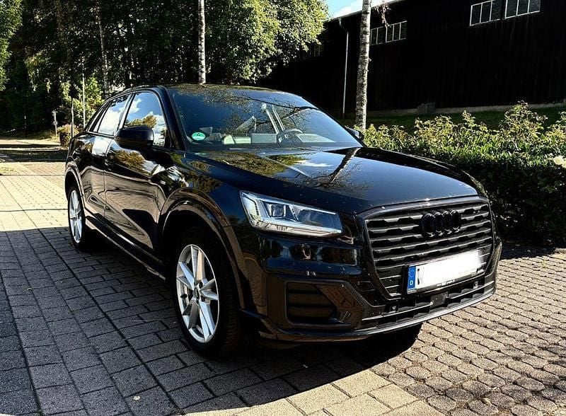 Schwarz Gebraucht 2018 Audi Q2 Black Edition SUV | 16.500 € (Fairer Preis) - Bild 1/4